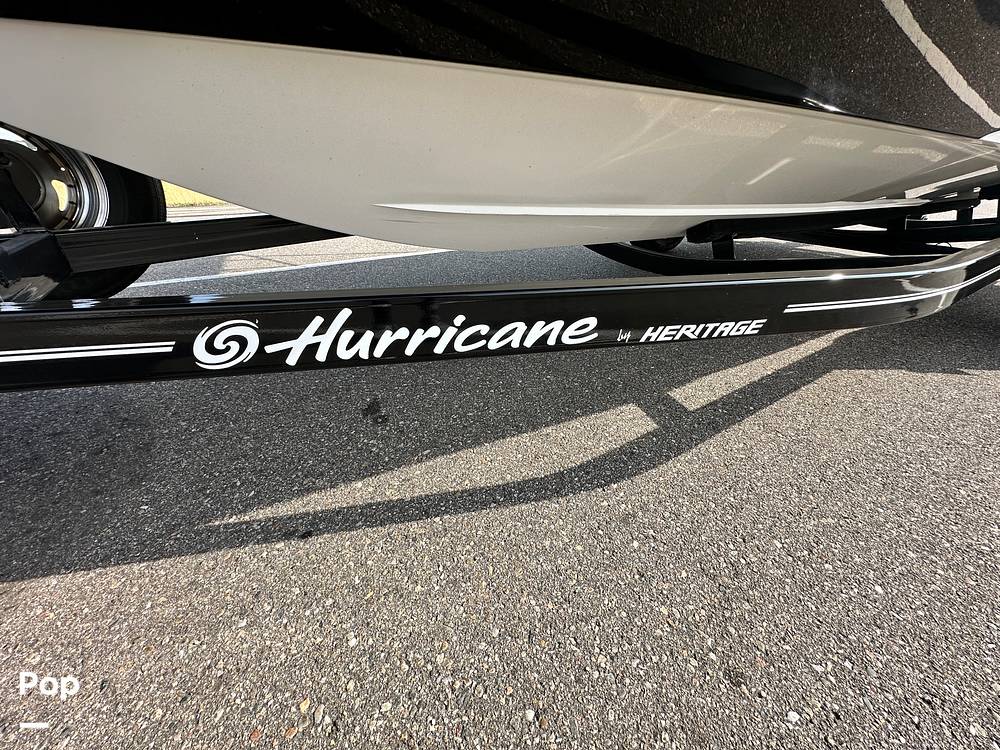 Slide: The Image of Hurricane SunDeck Sport 185 2022 - 14500547