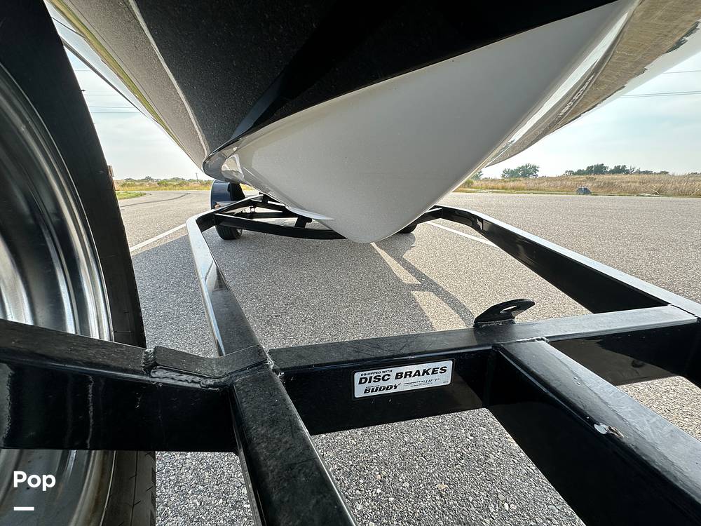 Slide: The Image of Hurricane SunDeck Sport 185 2022 - 14500553