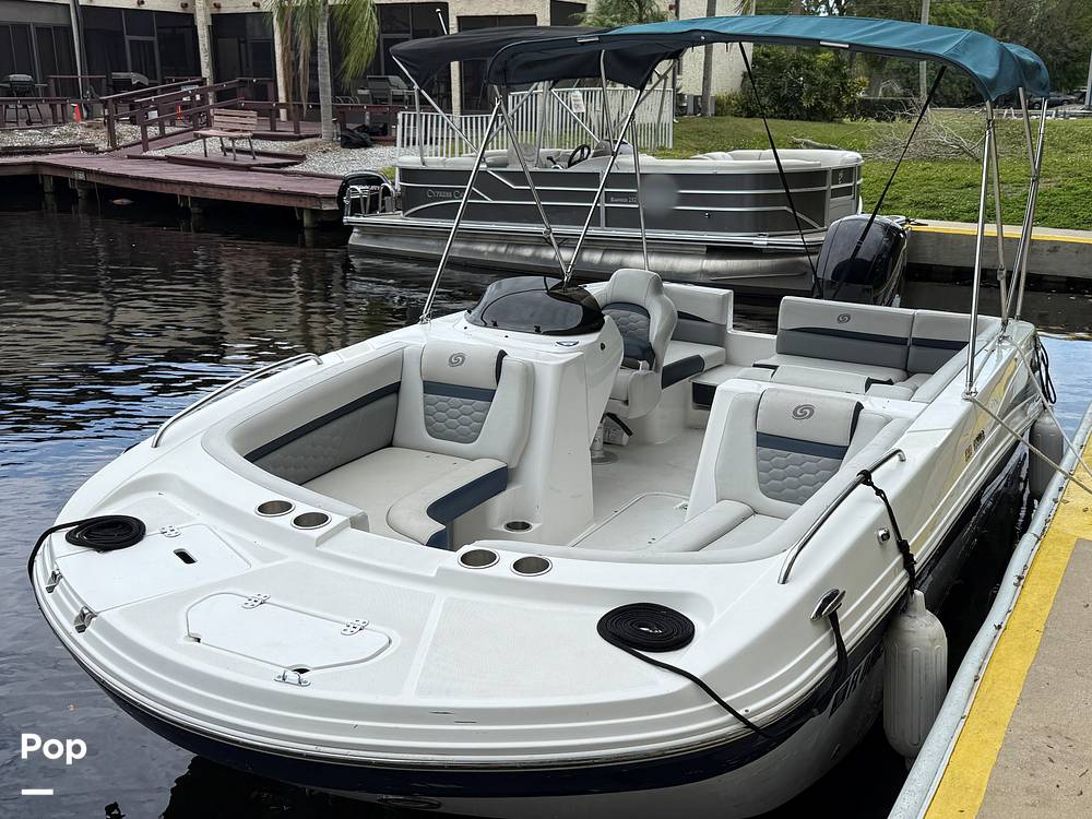 Slide: The Image of Hurricane SunDeck Sport 192RL OB 2022 - 15262666