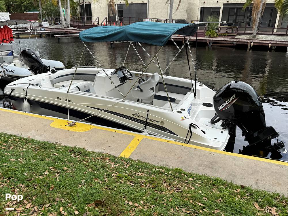 Slide: The Image of Hurricane SunDeck Sport 192RL OB 2022 - 15262669