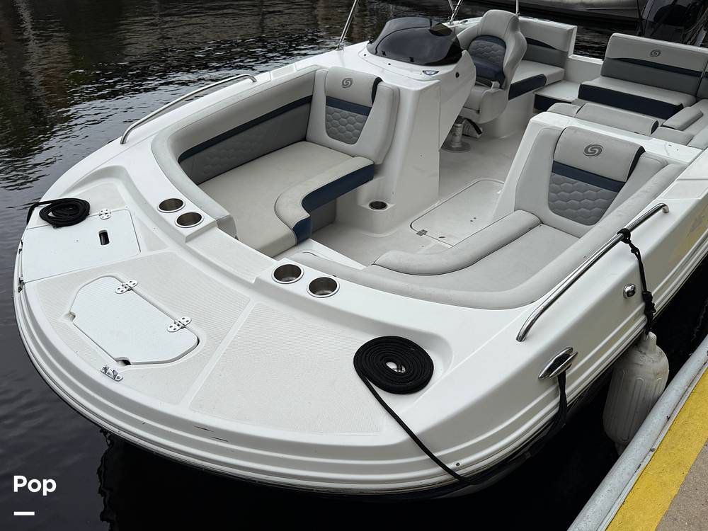 Slide: The Image of Hurricane SunDeck Sport 192RL OB 2022 - 15262679