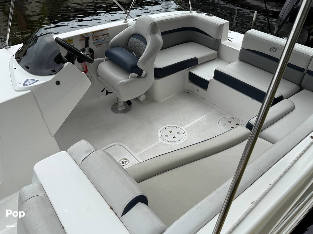 Slide: The Image of Hurricane SunDeck Sport 192RL OB 2022 - 15262681