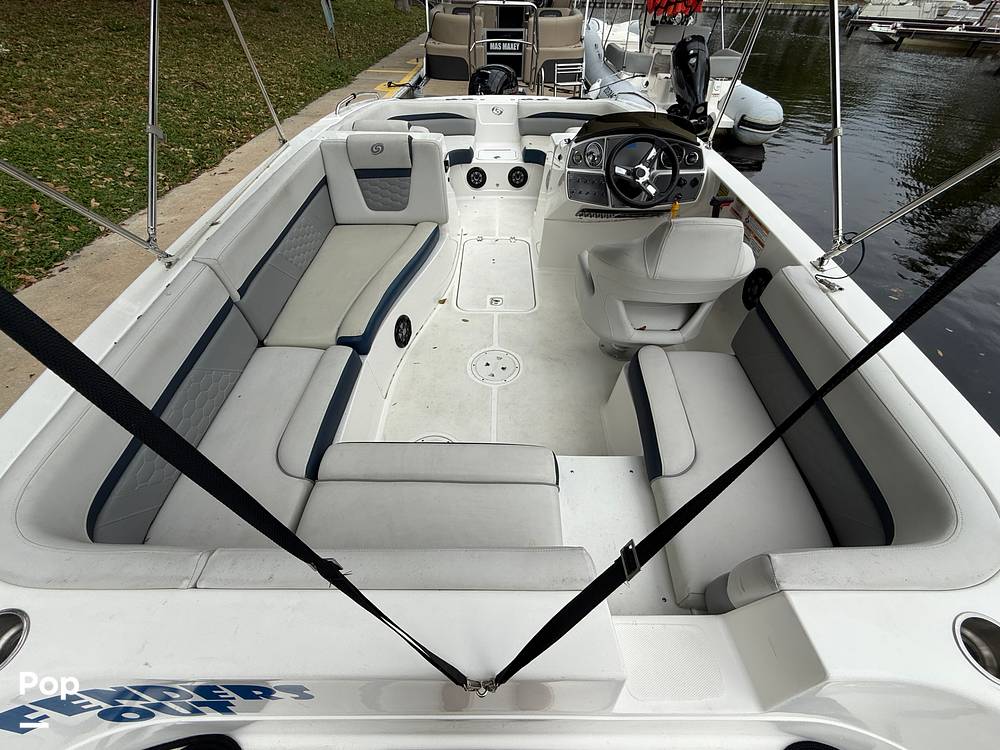 Slide: The Image of Hurricane SunDeck Sport 192RL OB 2022 - 15262694