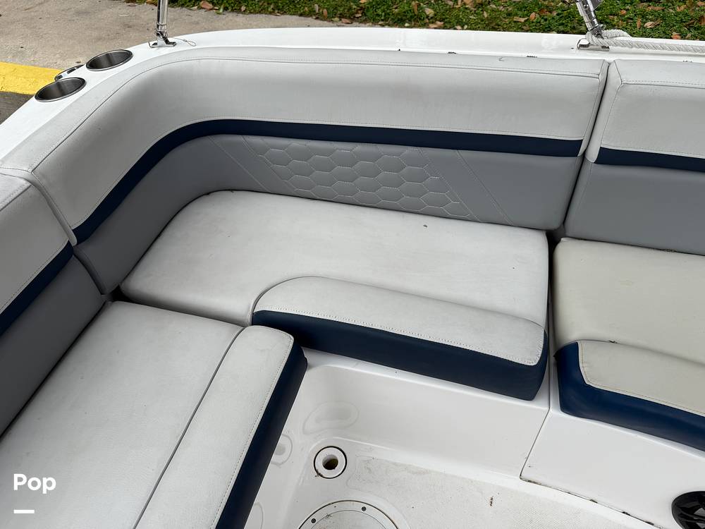 Slide: The Image of Hurricane SunDeck Sport 192RL OB 2022 - 15262699