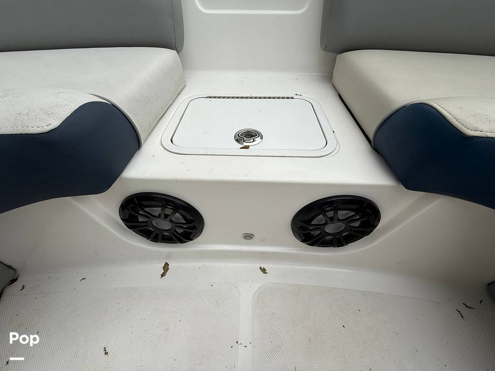 Slide: The Image of Hurricane SunDeck Sport 192RL OB 2022 - 15262724