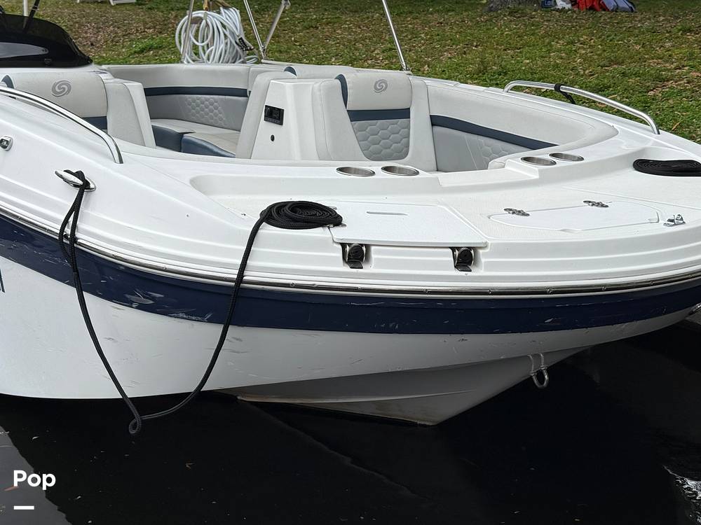 Slide: The Image of Hurricane SunDeck Sport 192RL OB 2022 - 15262740