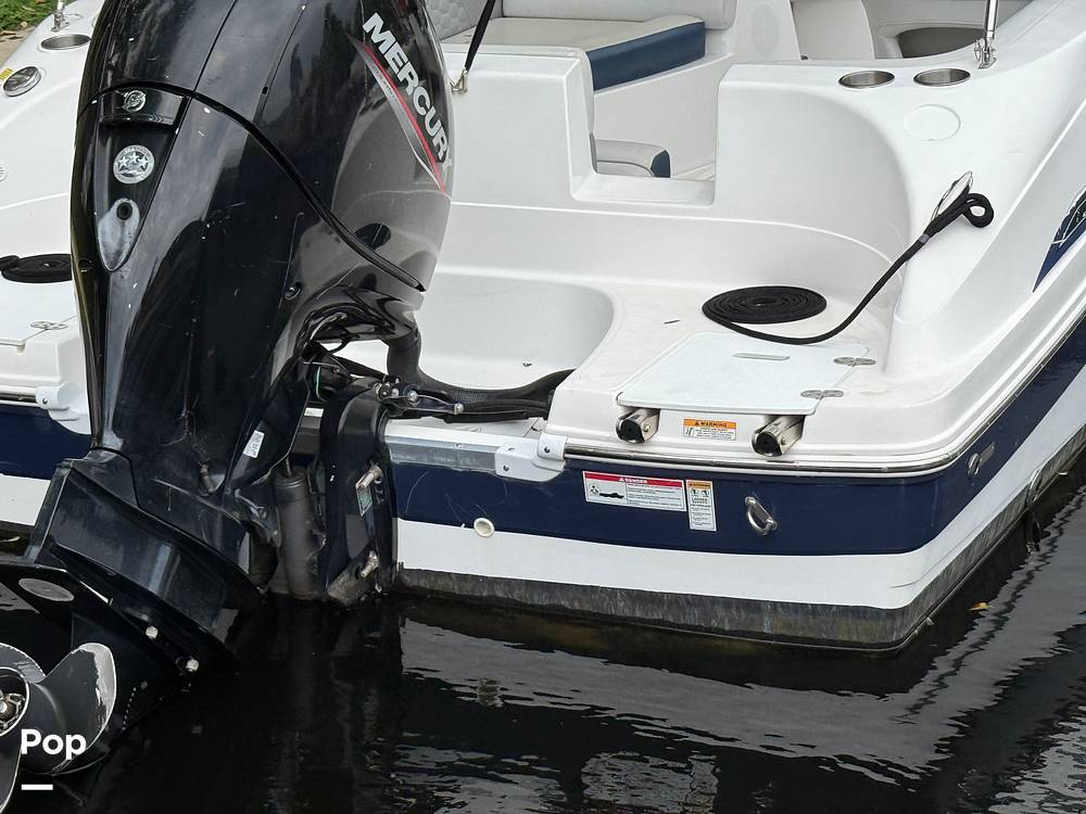 Slide: The Image of Hurricane SunDeck Sport 192RL OB 2022 - 15262756
