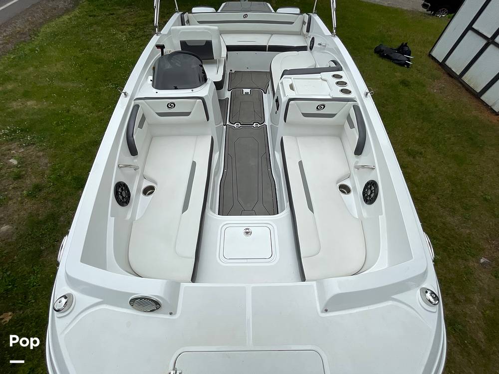 Slide: The Image of Hurricane Sundeck Sport 205 2022 - 12636552