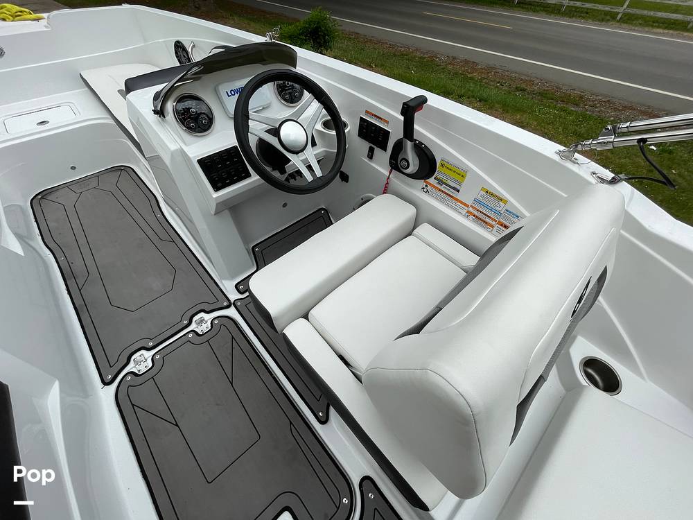 Slide: The Image of Hurricane Sundeck Sport 205 2022 - 12636556