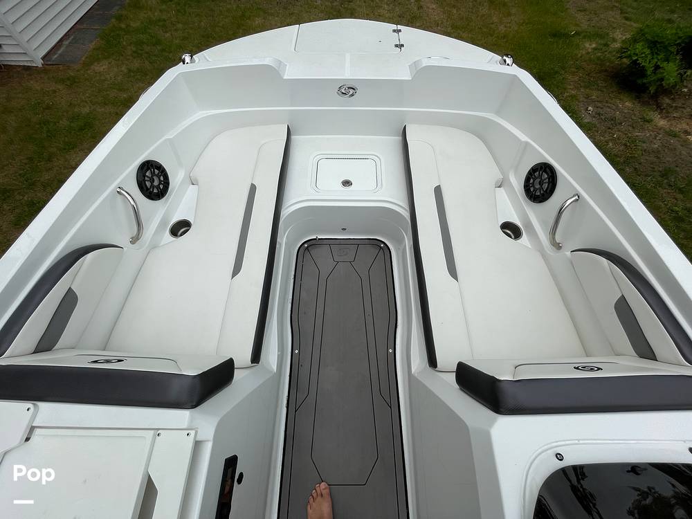 Slide: The Image of Hurricane Sundeck Sport 205 2022 - 12636558
