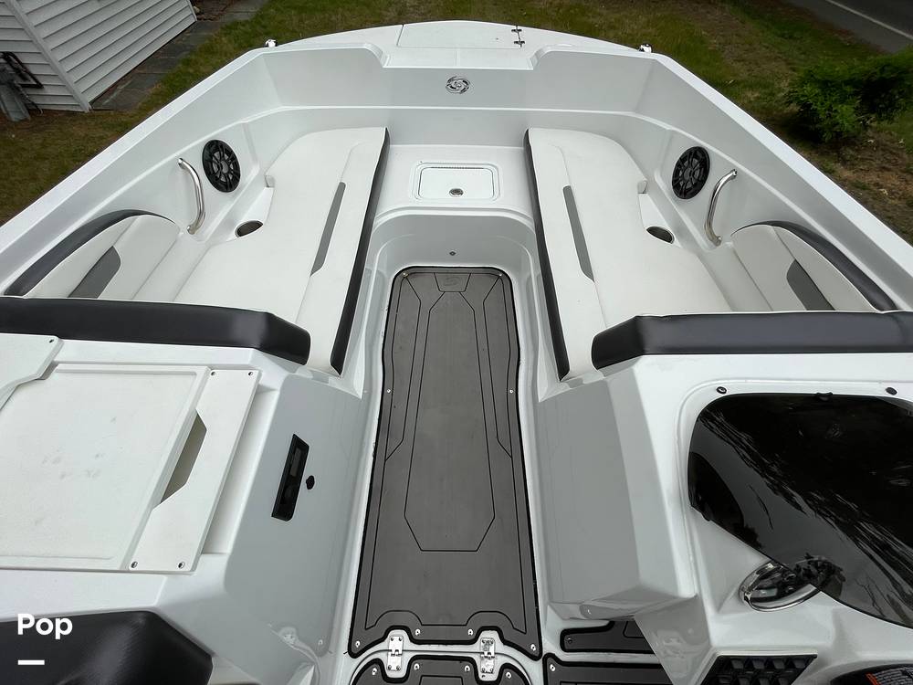 Slide: The Image of Hurricane Sundeck Sport 205 2022 - 12637518