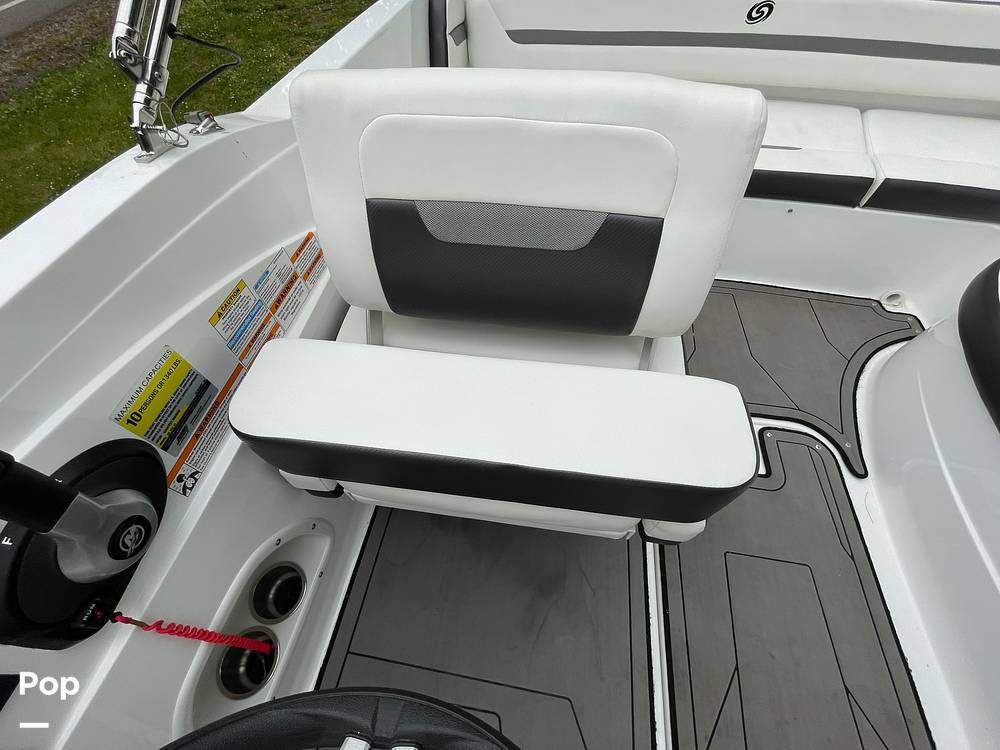 Slide: The Image of Hurricane Sundeck Sport 205 2022 - 12637539