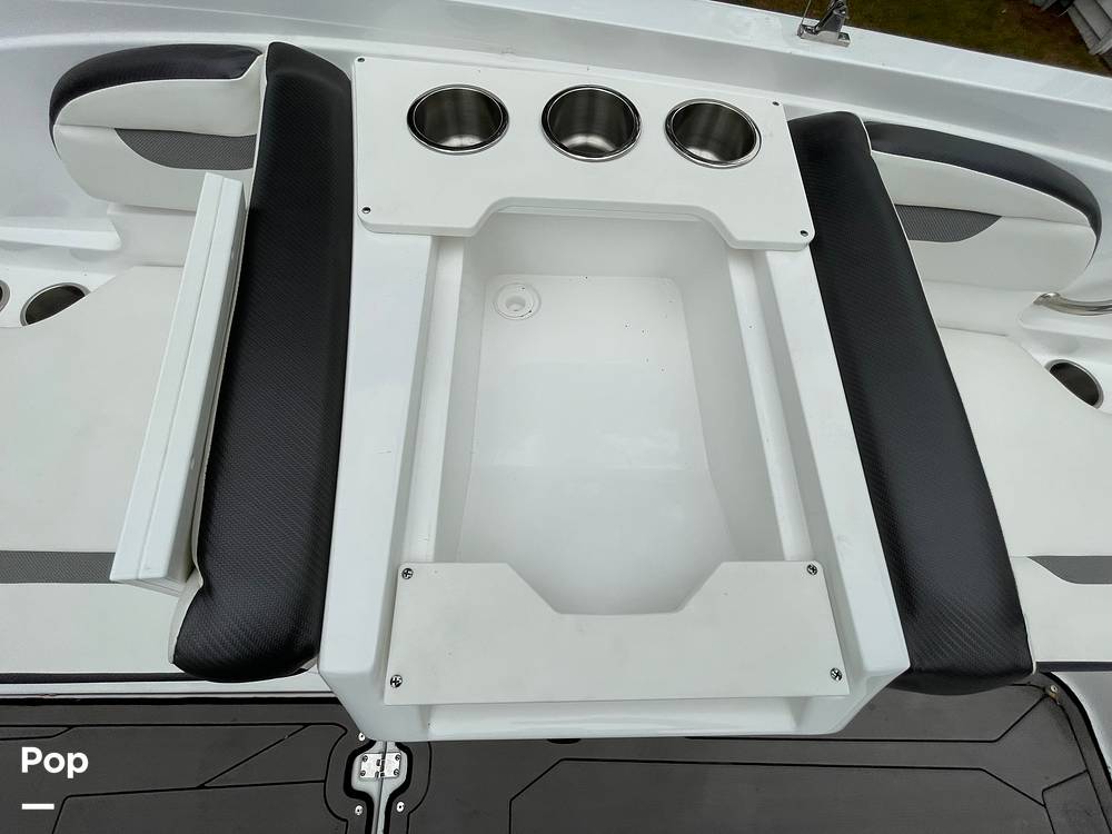 Slide: The Image of Hurricane Sundeck Sport 205 2022 - 12637544