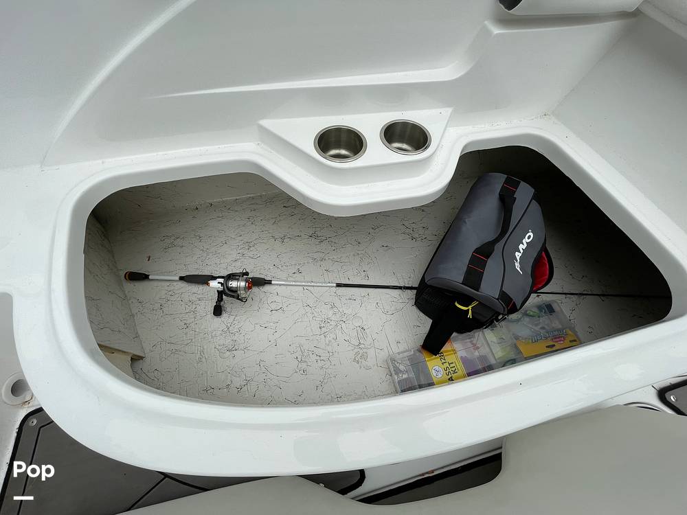 Slide: The Image of Hurricane Sundeck Sport 205 2022 - 12637549