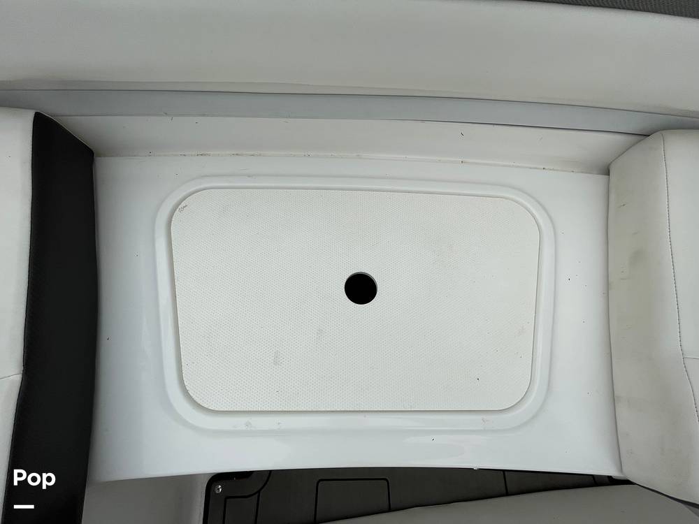 Slide: The Image of Hurricane Sundeck Sport 205 2022 - 12637555
