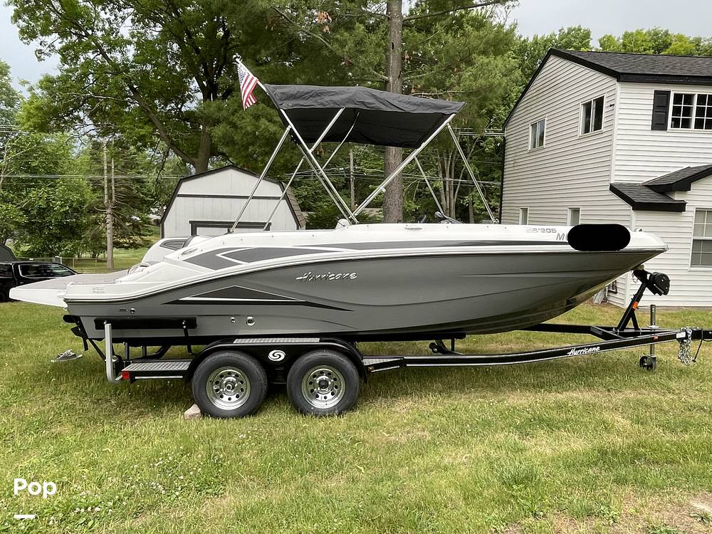 Slide: The Image of Hurricane Sundeck Sport 205 2022 - 12644059