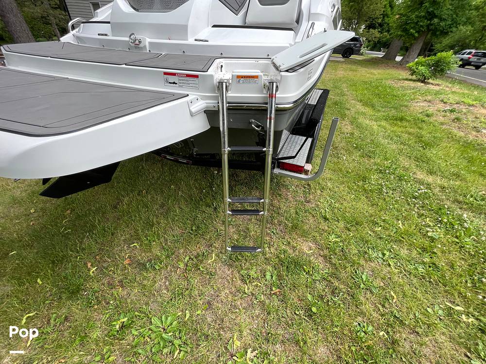 Slide: The Image of Hurricane Sundeck Sport 205 2022 - 12644063