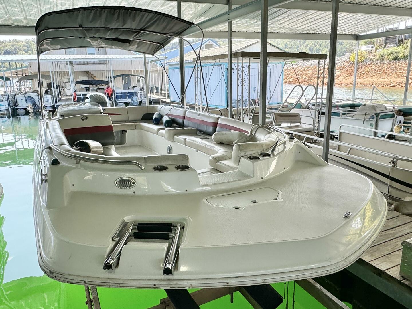 Slide: The Image of Hurricane Sun Deck Sport Series 201 OB 2019 - 4656730