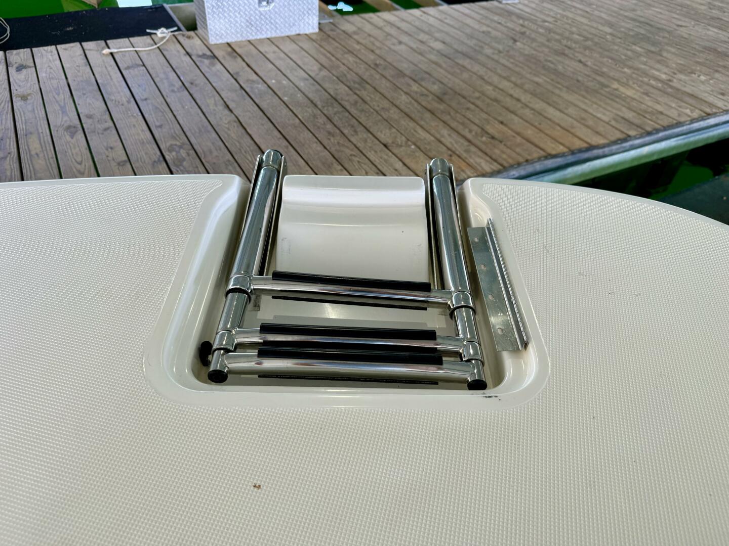 Slide: The Image of Hurricane Sun Deck Sport Series 201 OB 2019 - 4656880