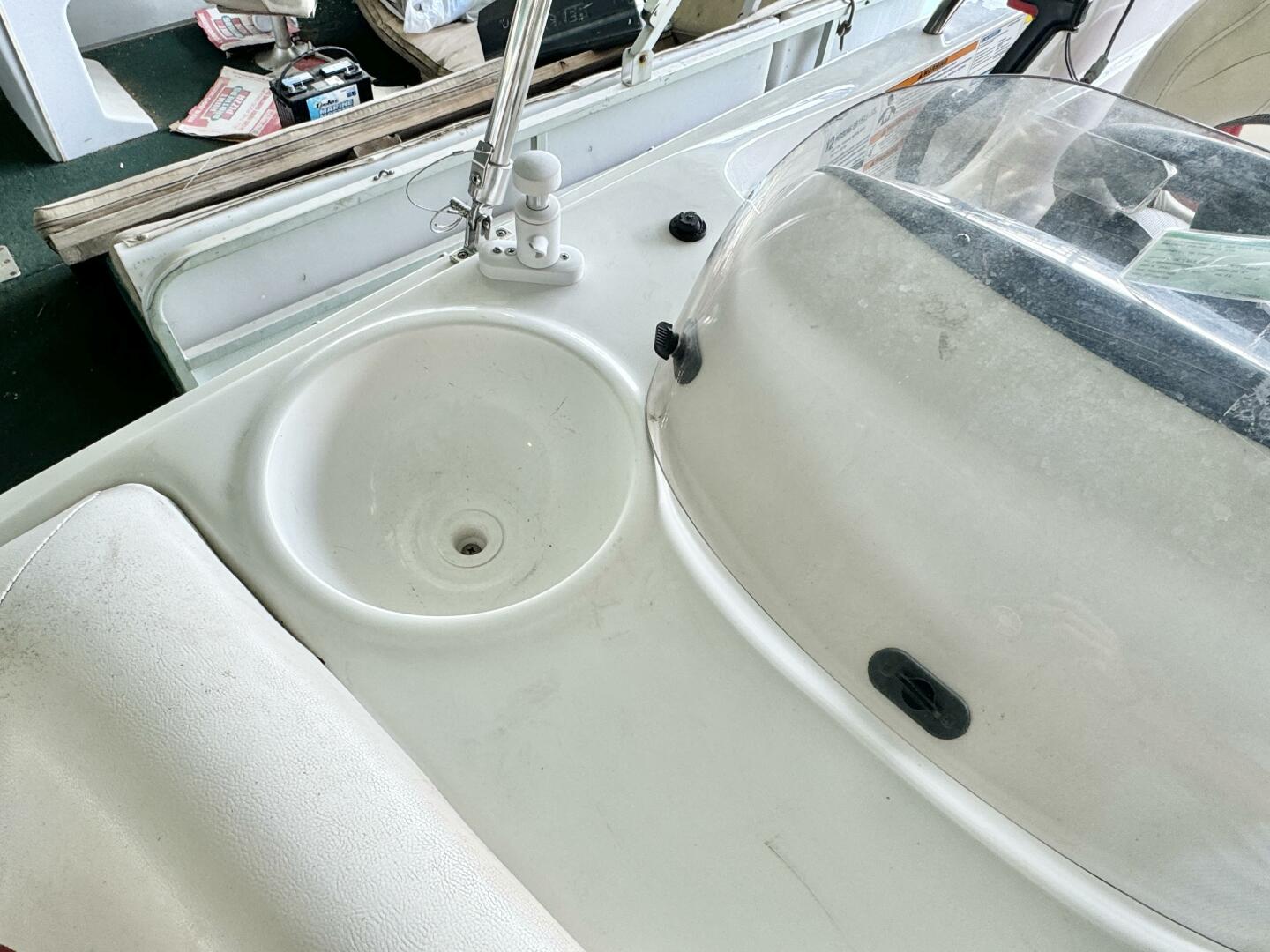 Slide: The Image of Hurricane Sun Deck Sport Series 201 OB 2019 - 4656743