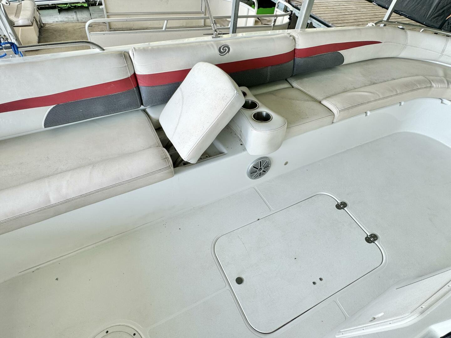 Slide: The Image of Hurricane Sun Deck Sport Series 201 OB 2019 - 4656754