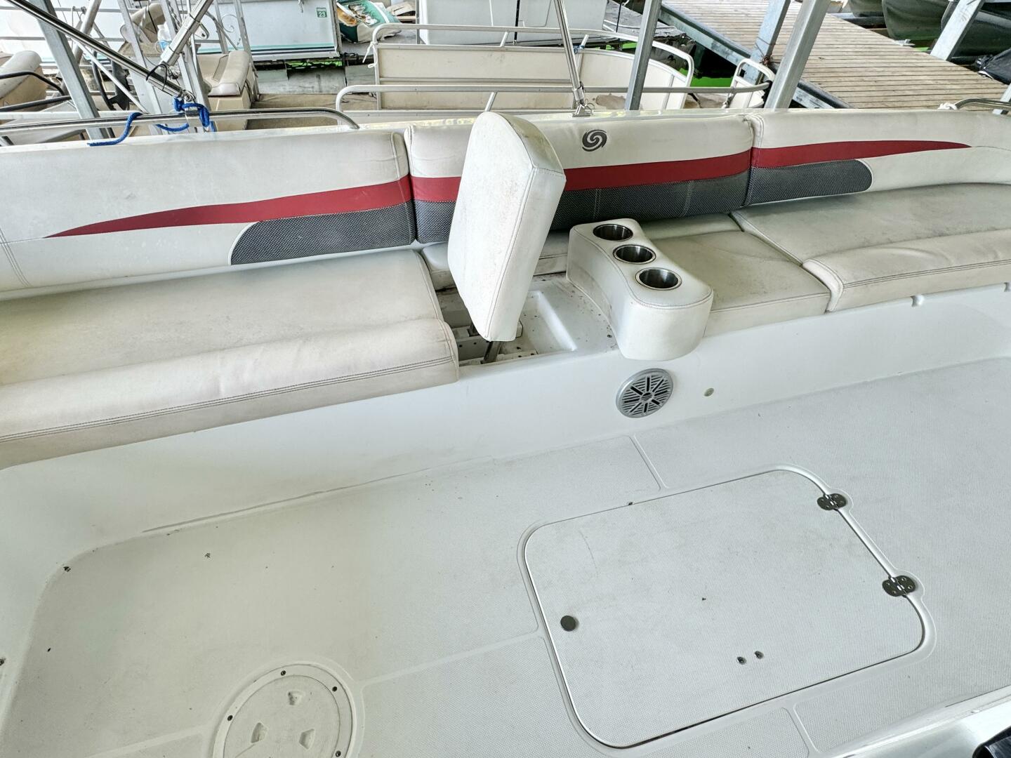 Slide: The Image of Hurricane Sun Deck Sport Series 201 OB 2019 - 4656755