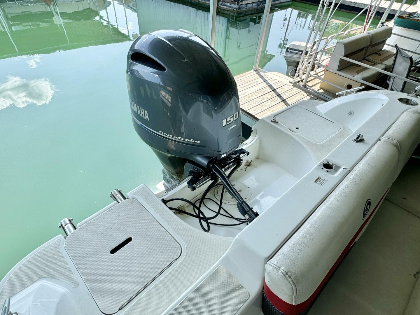 Slide: The Image of Hurricane Sun Deck Sport Series 201 OB 2019 - 4656760