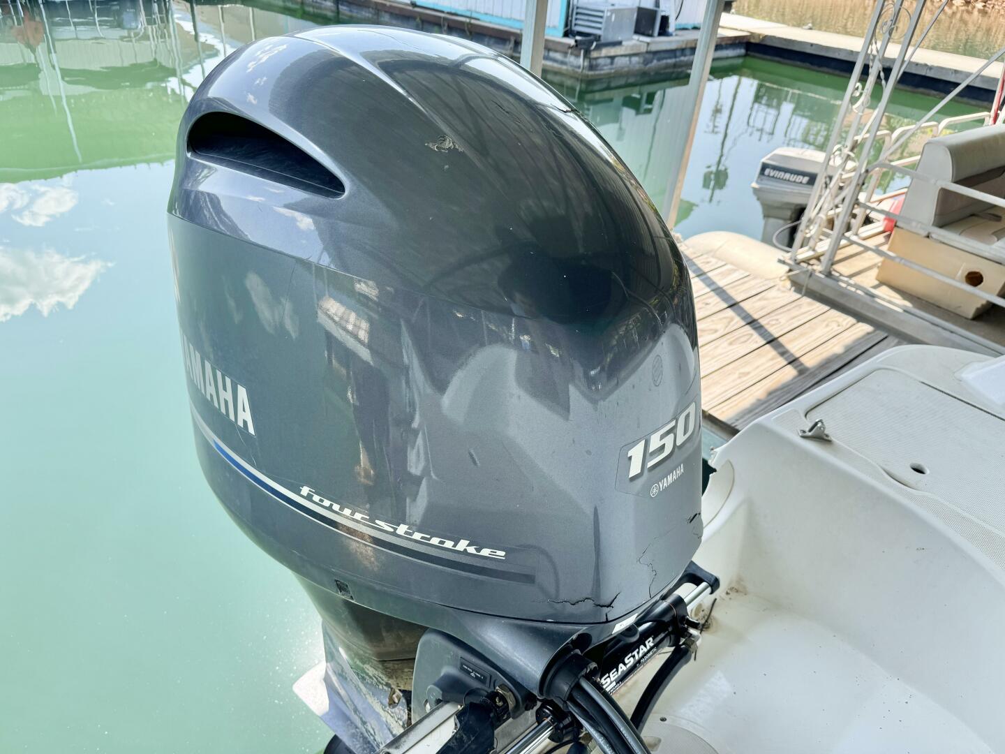Slide: The Image of Hurricane Sun Deck Sport Series 201 OB 2019 - 4656761
