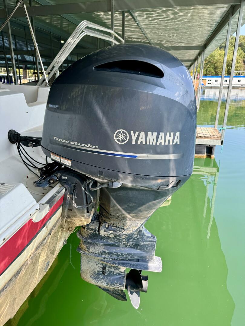 Slide: The Image of Hurricane Sun Deck Sport Series 201 OB 2019 - 4656762