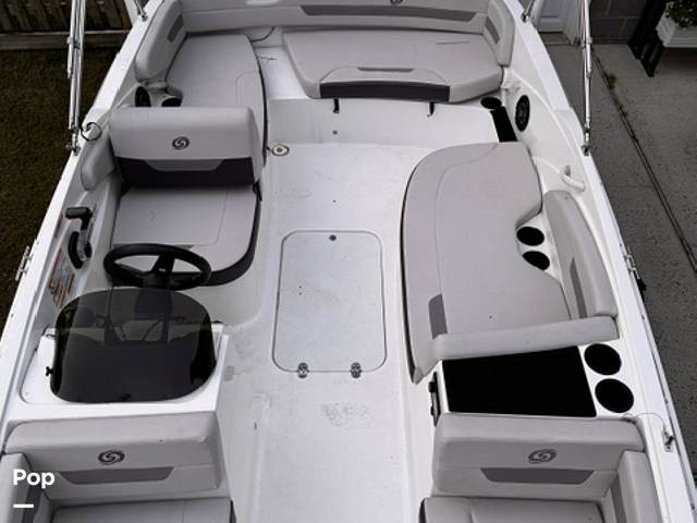 Slide: The Image of Hurricane SunDeck Sport SS 185 OB 2023 - 14674145