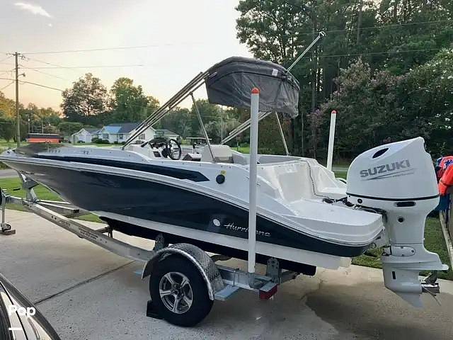 Slide: The Image of Hurricane SunDeck Sport SS 185 OB 2023 - 14685648