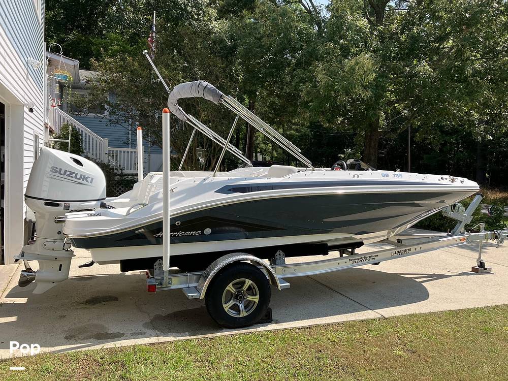 Slide: The Image of Hurricane SunDeck Sport SS 185 OB 2023 - 14686777