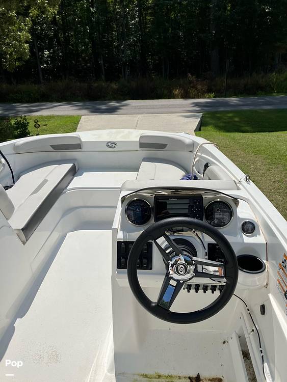 Slide: The Image of Hurricane SunDeck Sport SS 185 OB 2023 - 14686784