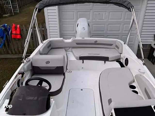 Slide: The Image of Hurricane SunDeck Sport SS 185 OB 2023 - 14721274