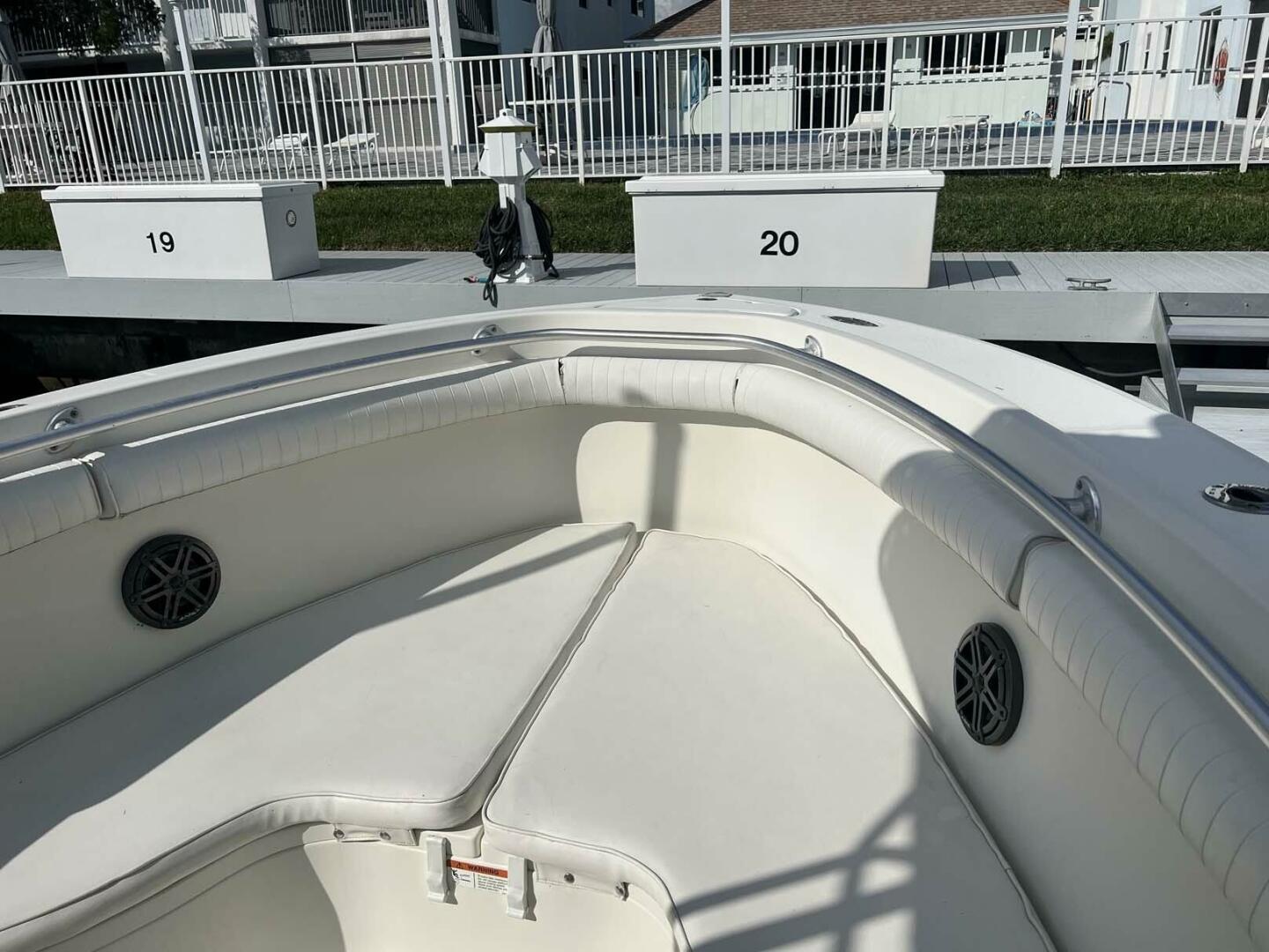 Slide: The Image of Hydra-Sports 2400 CC Vector 2004 - 4155950