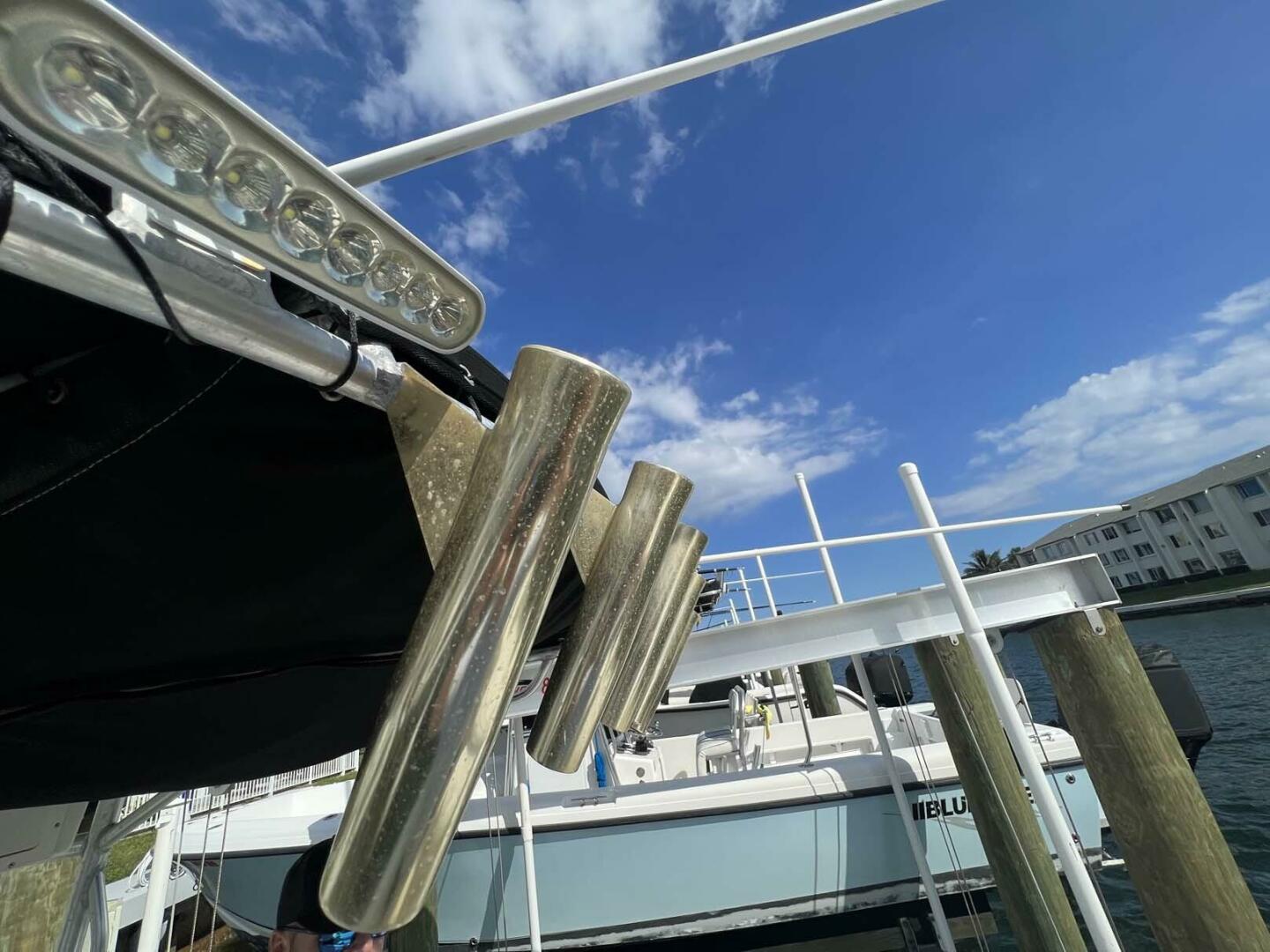 Slide: The Image of Hydra-Sports 2400 CC Vector 2004 - 4155969