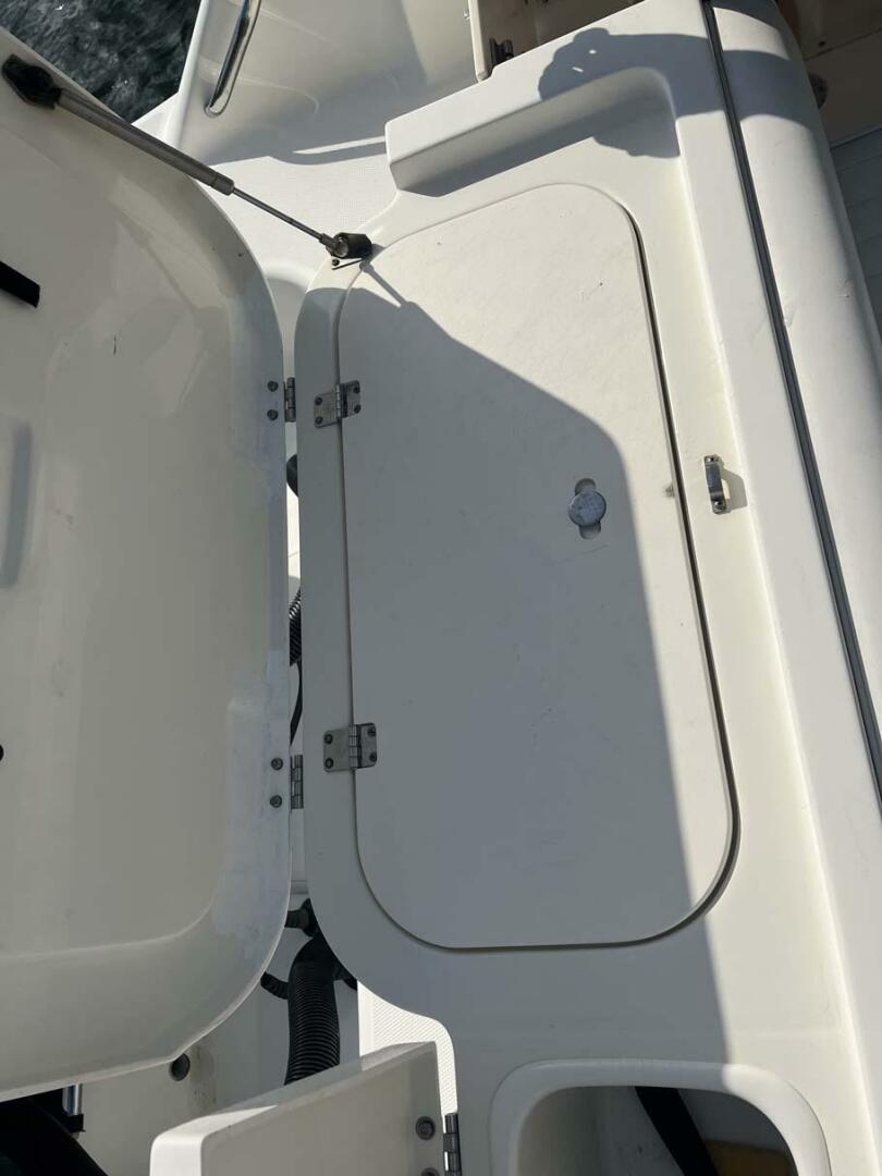 Slide: The Image of Hydra-Sports 2400 CC Vector 2004 - 4155975