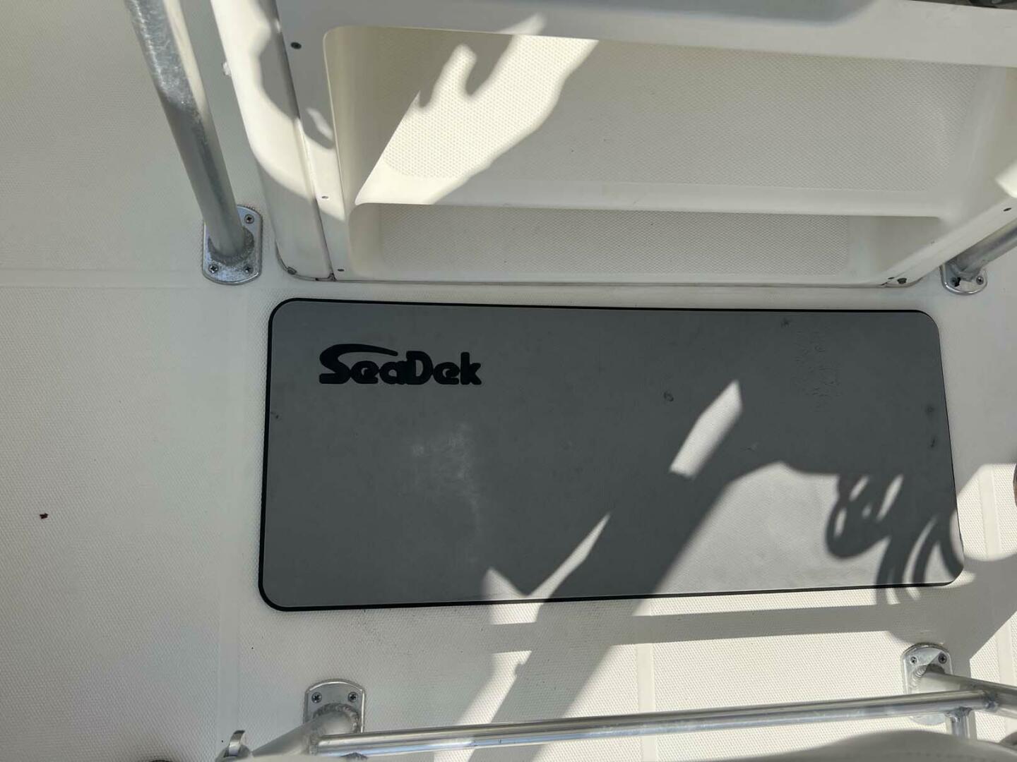 Slide: The Image of Hydra-Sports 2400 CC Vector 2004 - 4155979