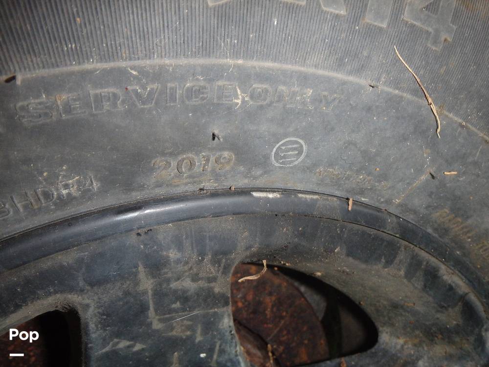 Slide: The Image of Tire Date Code - 14168263