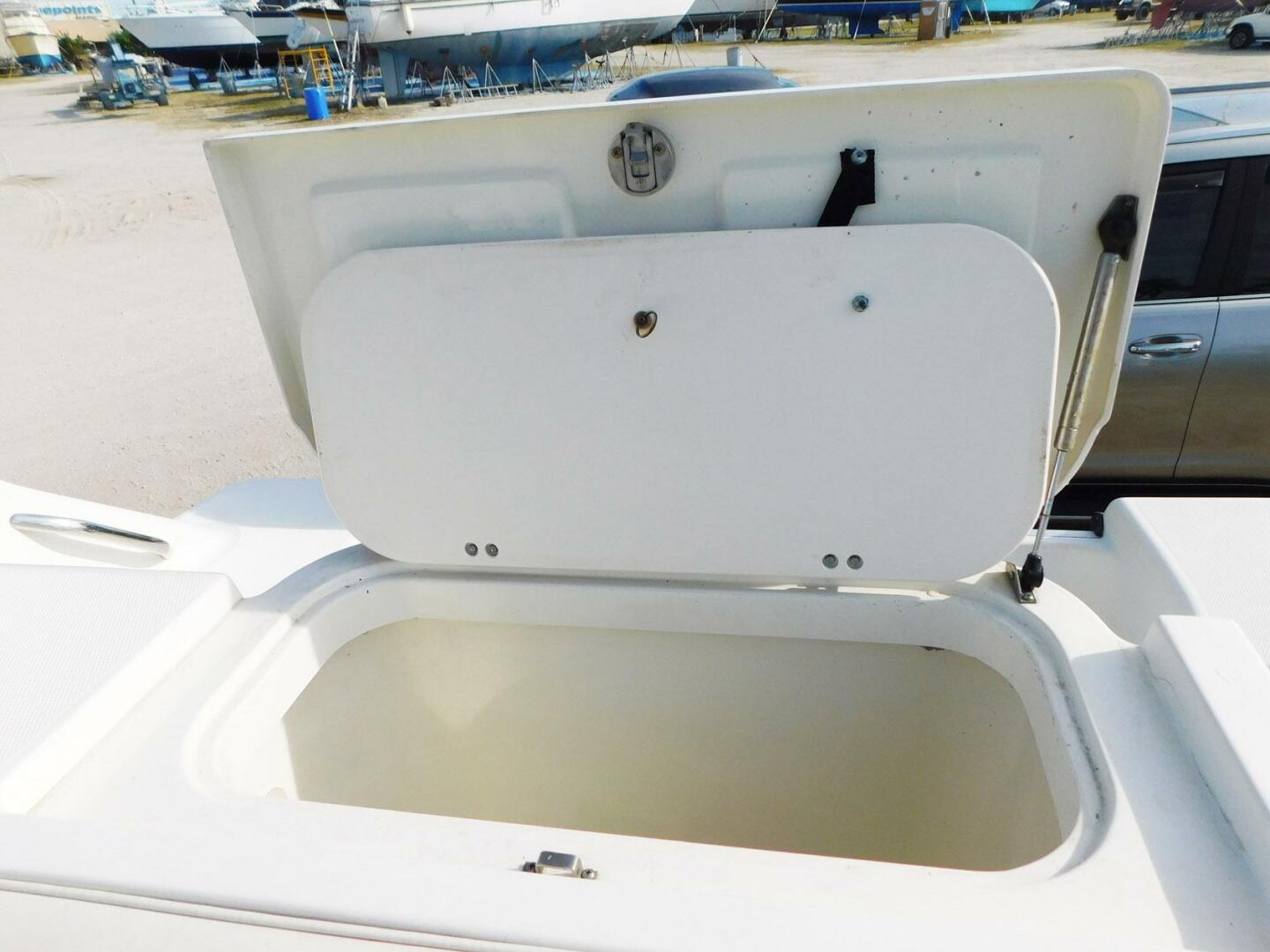 Slide: The Image of Hydra-Sports Vector 2400 CC 2004 - 4871313