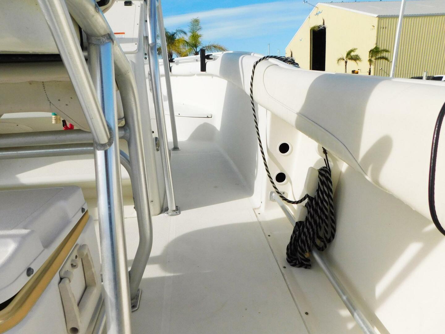 Slide: The Image of Hydra-Sports Vector 2400 CC 2004 - 4871315