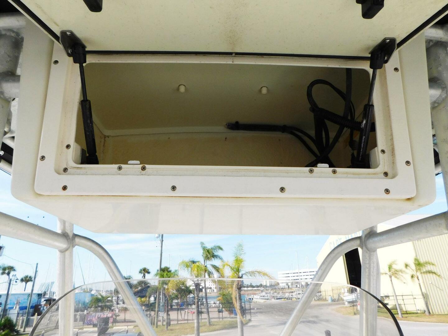 Slide: The Image of Hydra-Sports Vector 2400 CC 2004 - 4871316