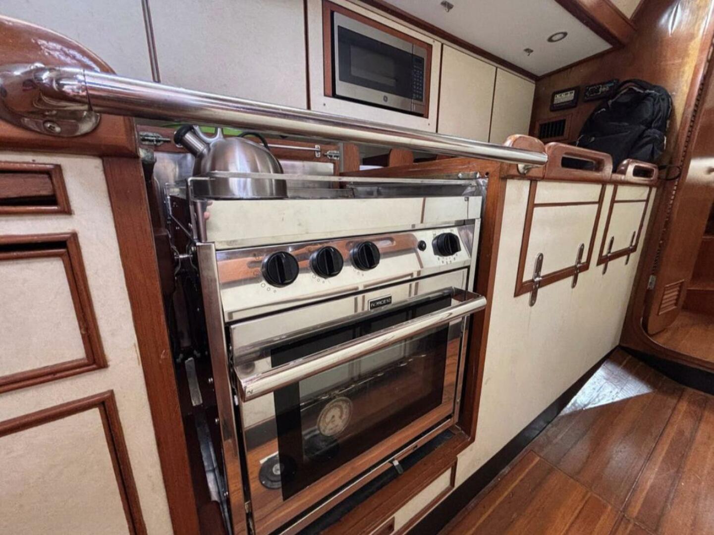 Slide: The Image of Hylas 44 1989 - 5287914