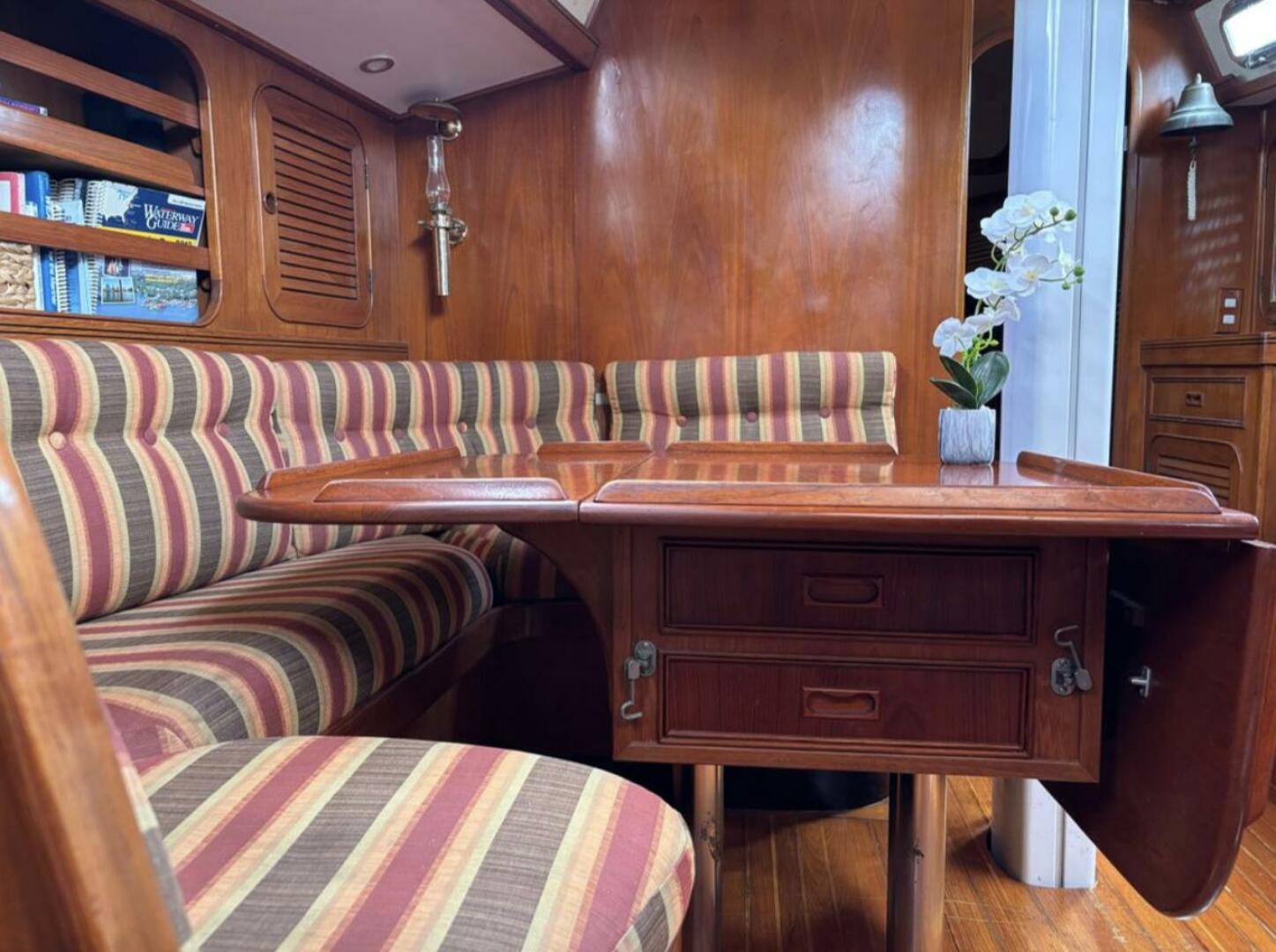 Slide: The Image of Hylas 44 1989 - 5287921