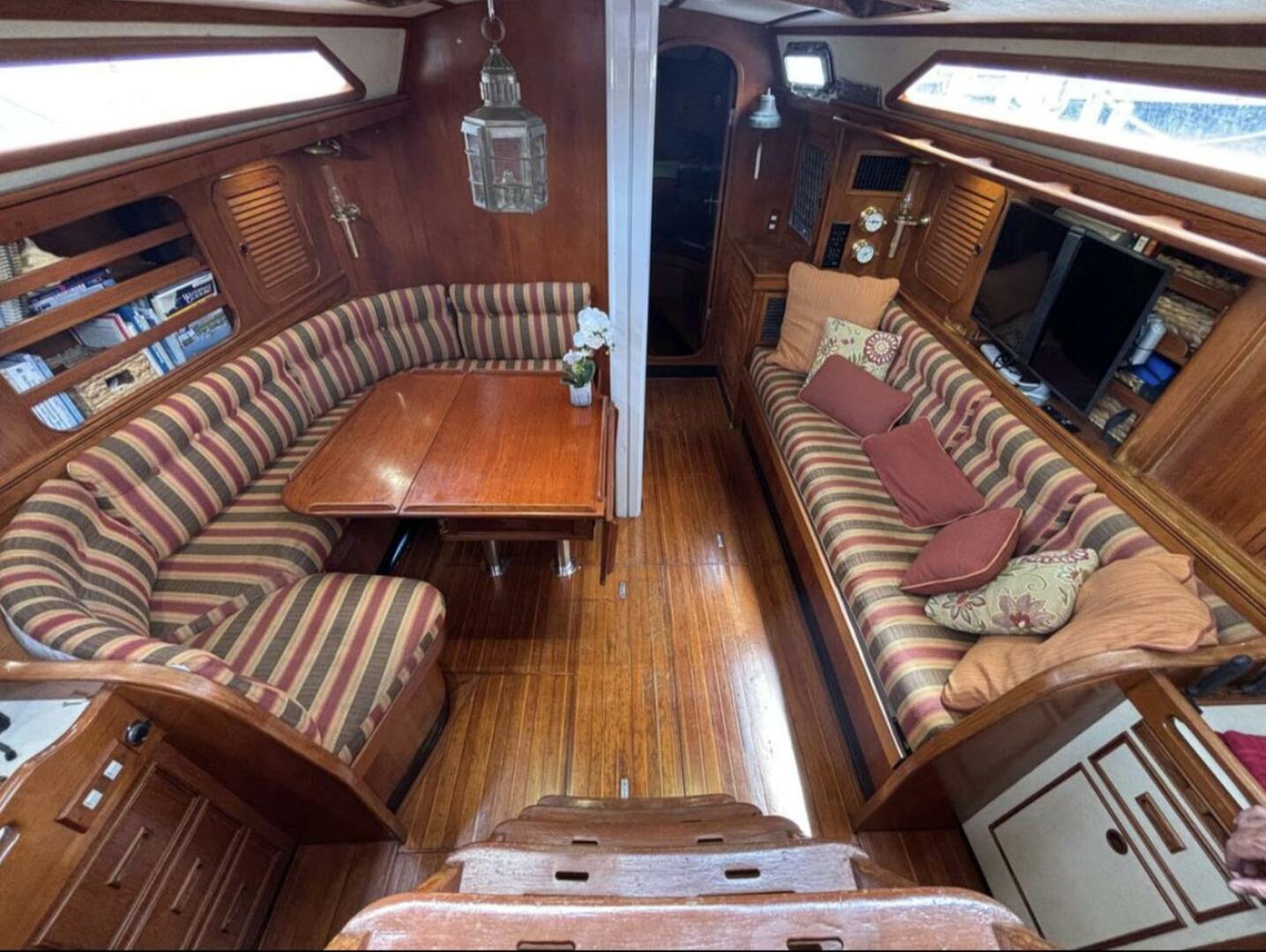 Slide: The Image of Hylas 44 1989 - 5287927