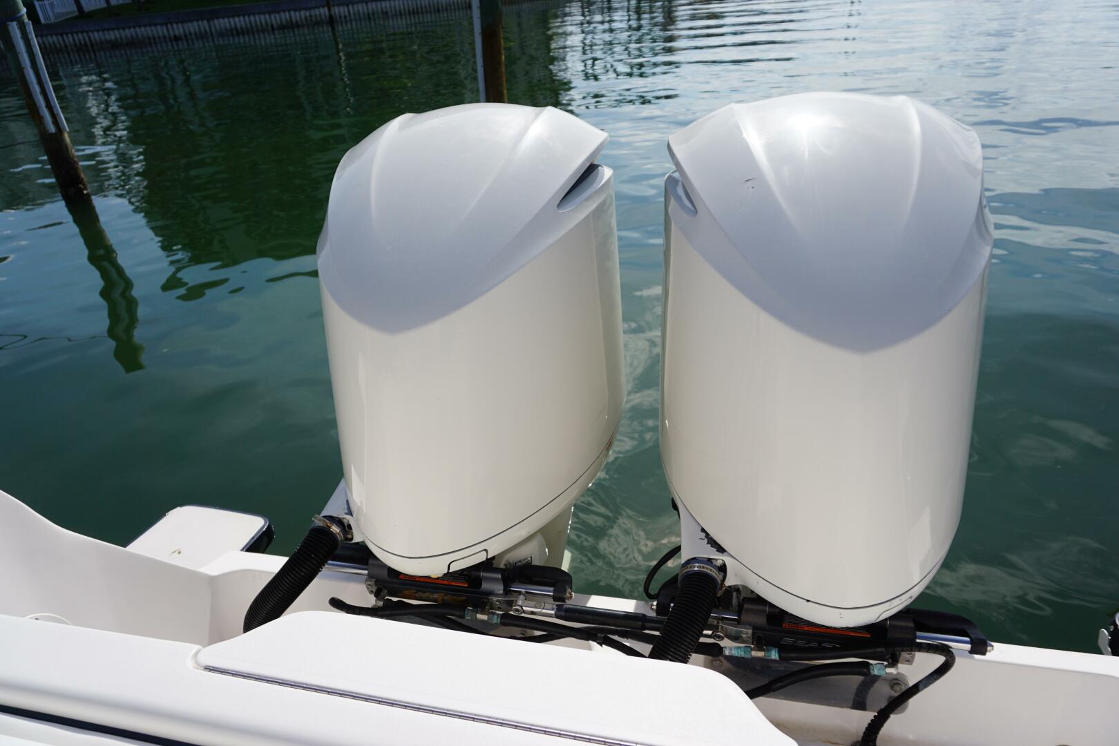 Slide: The Image of 2008 Intrepid 323 - 4506177