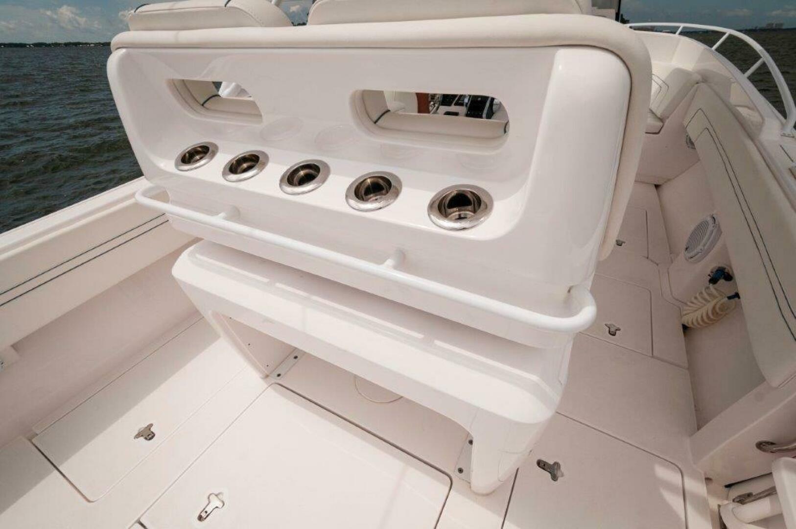 Slide: The Image of 2023 Intrepid 327-I Valor- Cockpit - 5406351