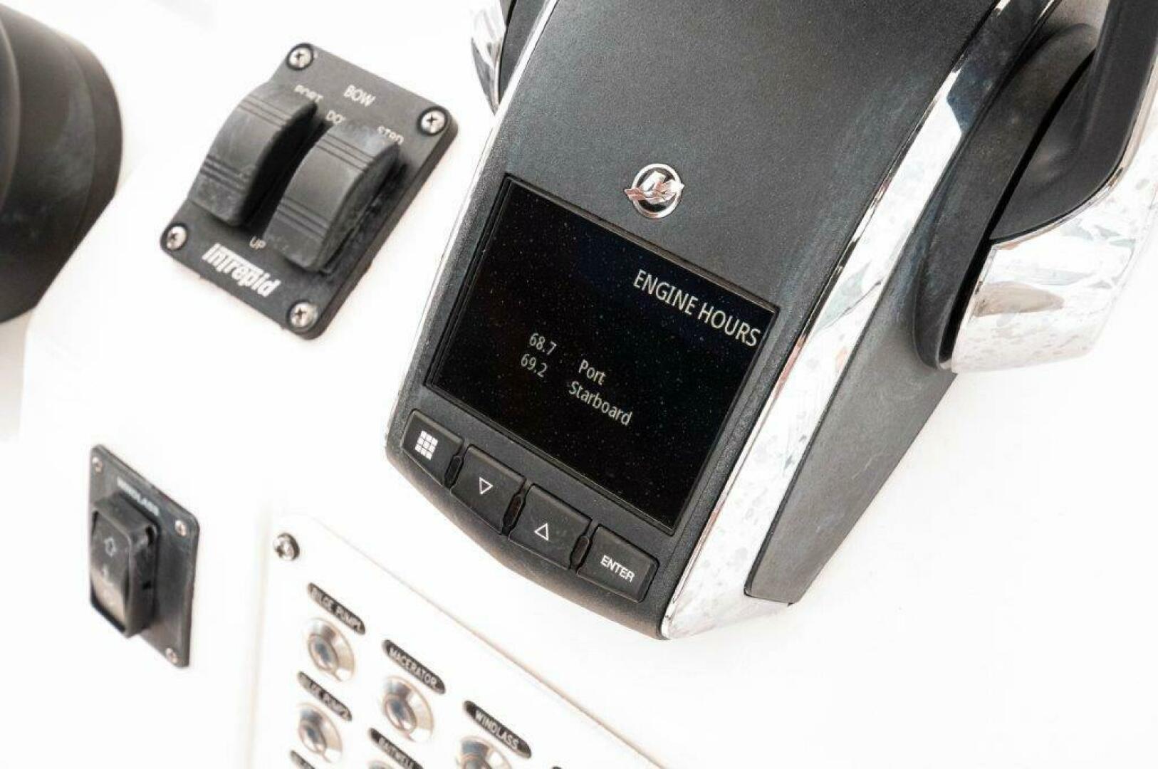 Slide: The Image of 2023 Intrepid 327-I Valor- Helm - 5406358