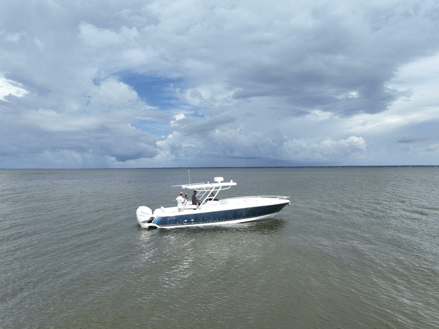 Slide: The Image of 2023 Intrepid 327-I Valor- Profile - 5409741