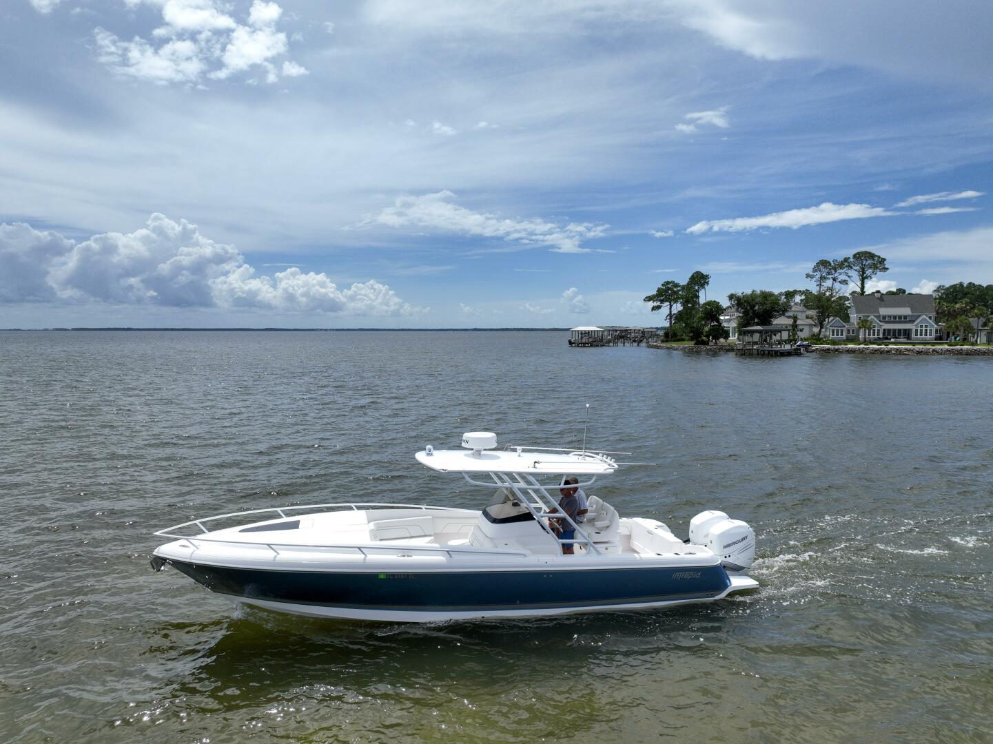 Slide: The Image of 2023 Intrepid 327-I Valor- Profile - 5409753
